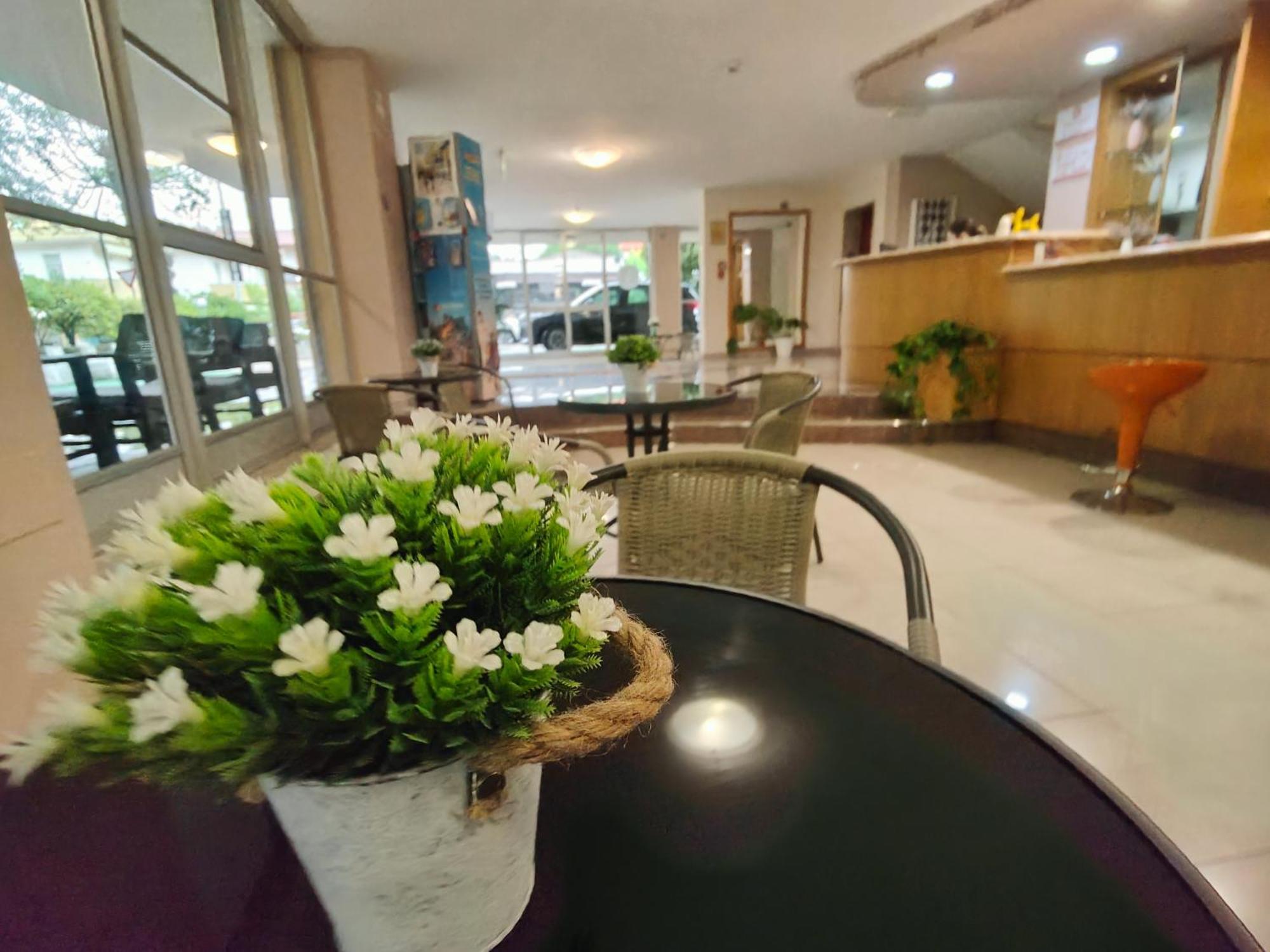 Ben Hotel